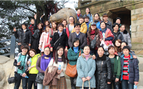 人生就是博集团组织2012年国际三八妇女节登山活动